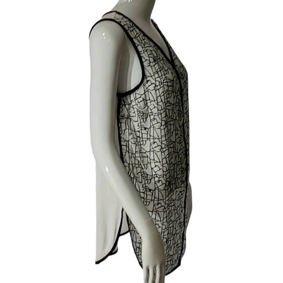 NWOT BODYFLIRT Slightly Sheer Abstract Top Size XS - Picture 2 of 6